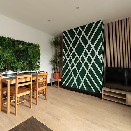 Lovely 2-Bed Apartment In Blackpool Secret House المظهر الخارجي الصورة