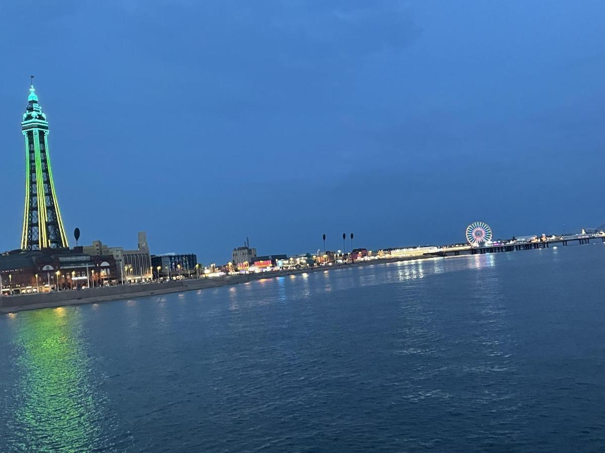 Lovely 2-Bed Apartment In Blackpool Secret House المظهر الخارجي الصورة