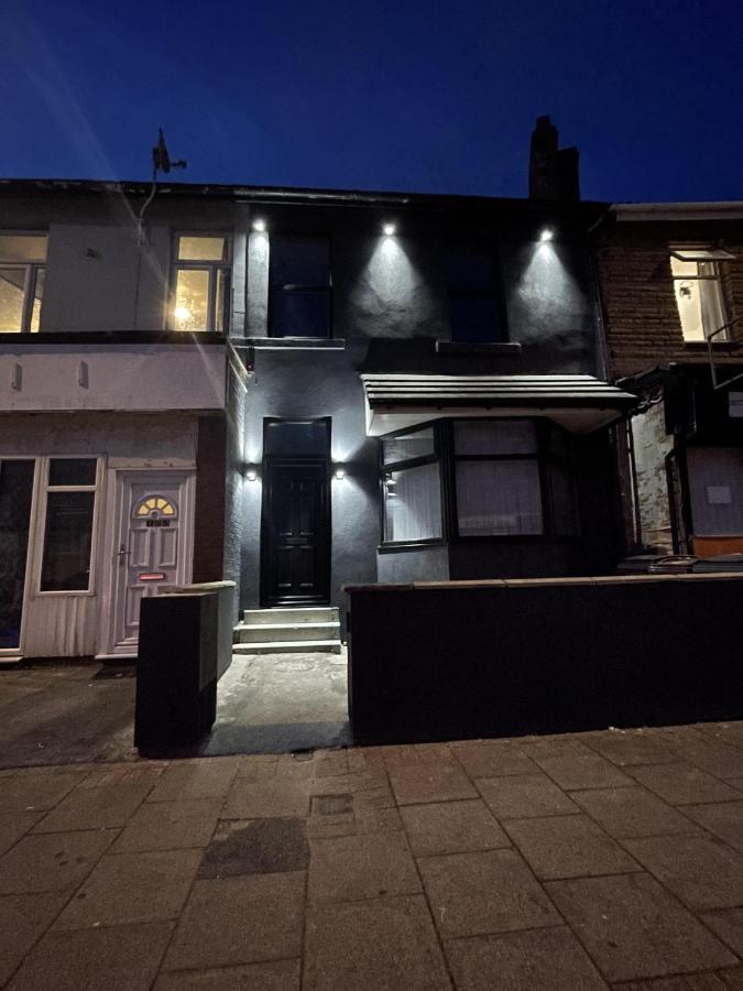 Lovely 2-Bed Apartment In Blackpool Secret House المظهر الخارجي الصورة