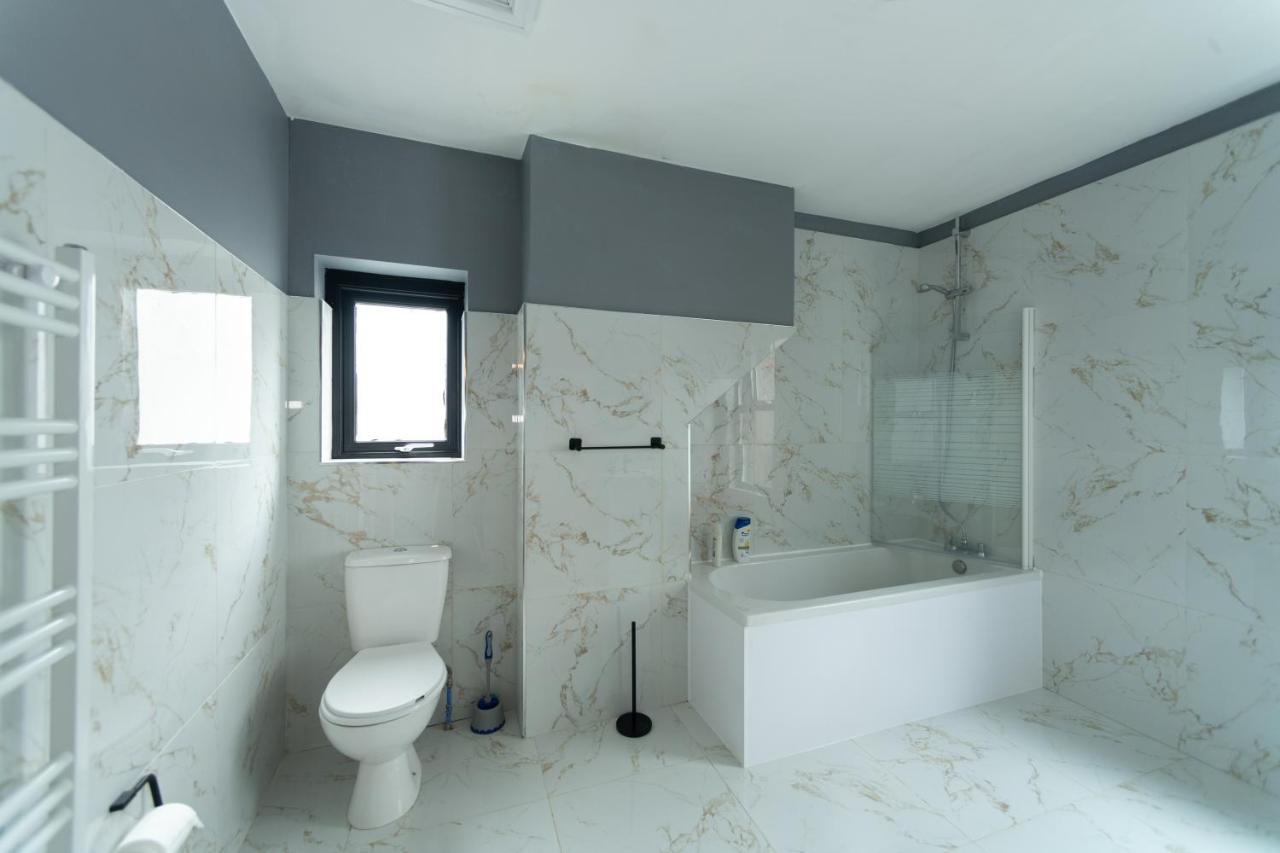Lovely 2-Bed Apartment In Blackpool Secret House المظهر الخارجي الصورة